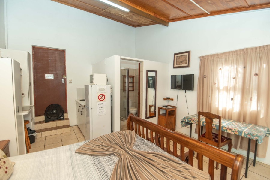 6 Bedroom Property for Sale in Bluewater Bay Eastern Cape
